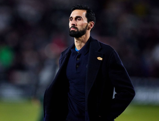 You are currently viewing Ketika Arbeloa Menyerukan Persatuan Bernabeu: Jangan Terus Cemooh Pemain