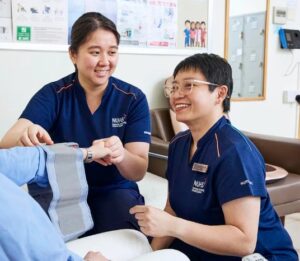 Read more about the article Perawat, Inovator, Pendidik: Joyce Er dan Misi Membawa Perawatan Rumah Sakit ke Rumah Pasien